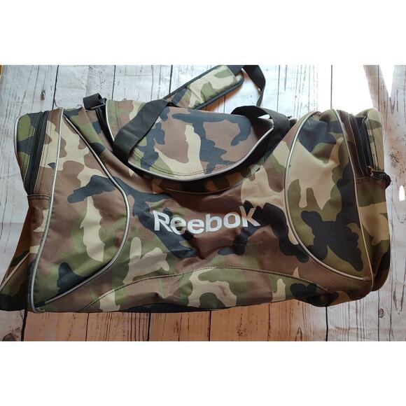 Reebok Weekend Gym Bag Travel Flight Duffle Camo Bag 22x13x11 - Picture 1 of 10